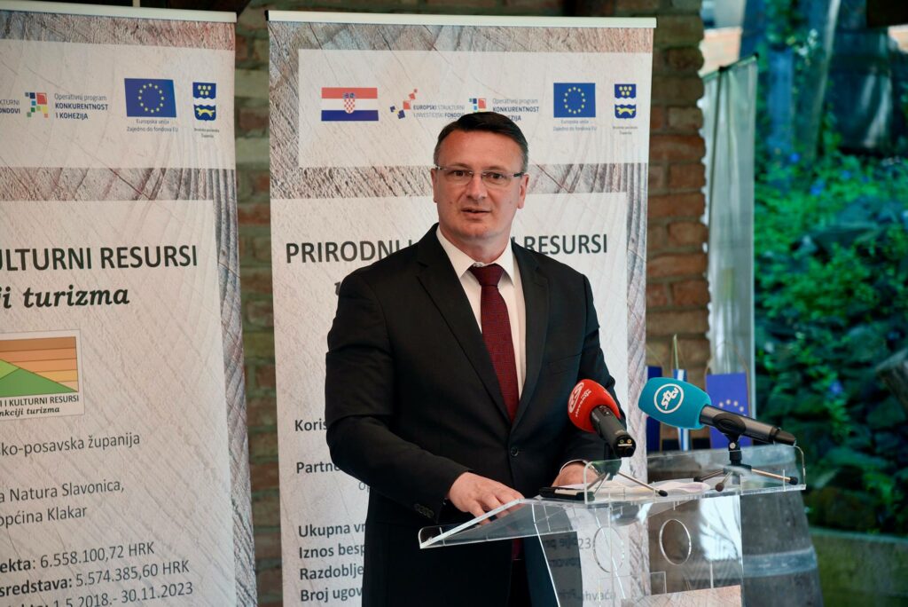 Župan Brodsko- posavske županije donio je danas dvije odluke o proglašenju prirodne nepogode izazvane sušom i olujnim nevremenom…
