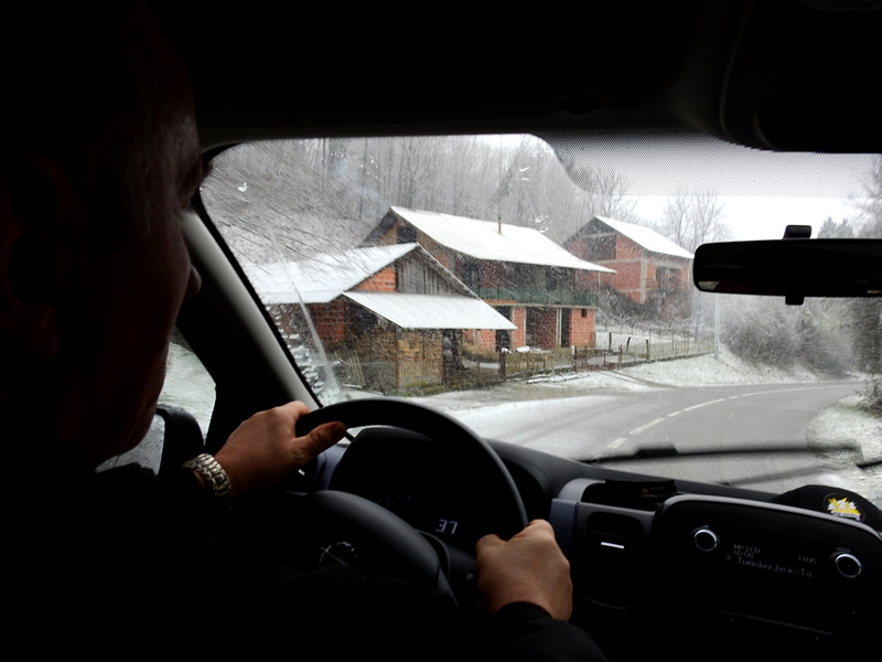 Vožnja auta zimi traži od vozača opreznost